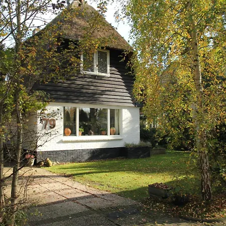 Atmospheric Well Kept Country House Near