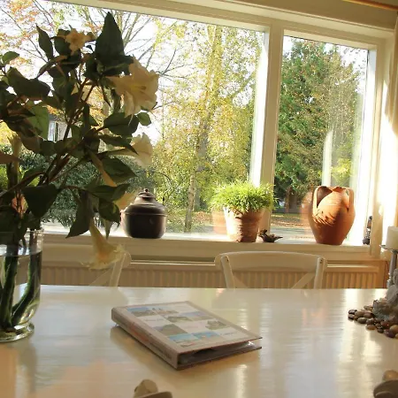 Atmospheric Well Kept Country House Near Holiday home *